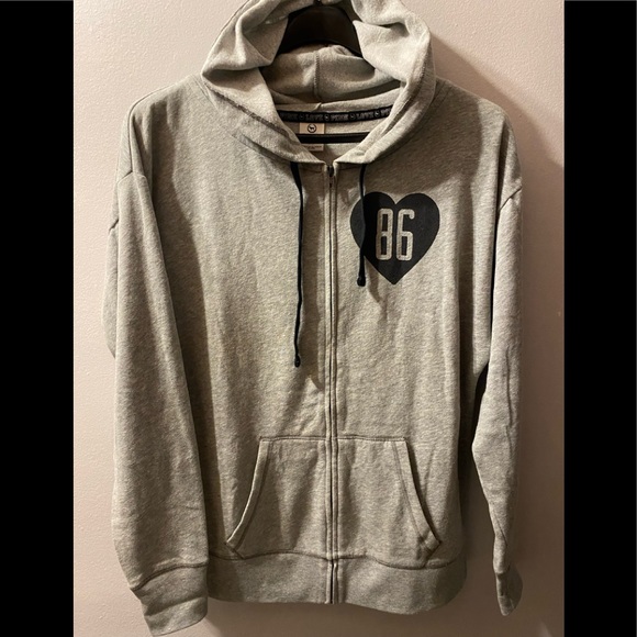 Pink Victoria’s Secret sweatsuit in Used Condition - Picture 6 of 11